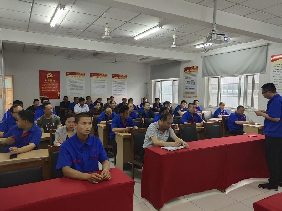 九游（中国）召开贺增涛同志事迹报告会